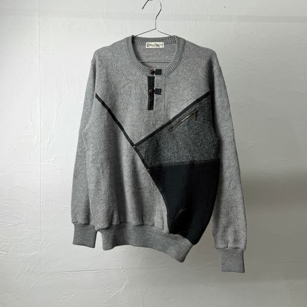 GranSignore 절개 핸리넥 스웻셔츠