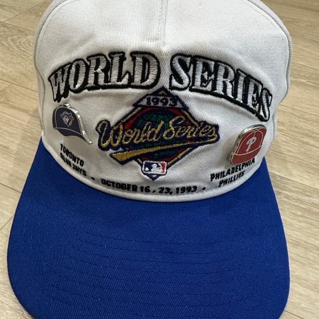 뉴에라 1993 월드시리즈 뱃지 스냅백 캡