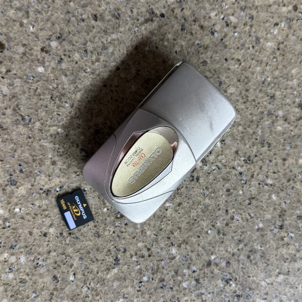 올림푸스 카메디아 C-460