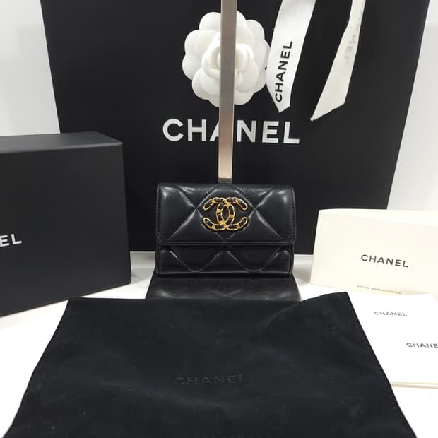 [정품] 샤넬 19 플랩 카드홀더 AP1790