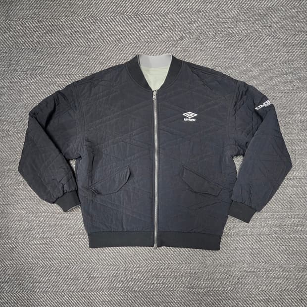 엄브로 24ss 공용 리버시블 퀼팅 패딩 봄버 자켓 양면 항공점퍼