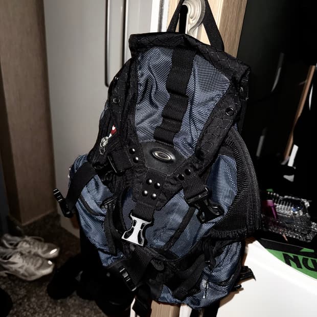 오클리 미니 아이콘 백팩 oakley mini icon backpack