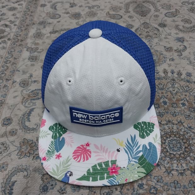 뉴발란스  플라워 패턴 메쉬 캡