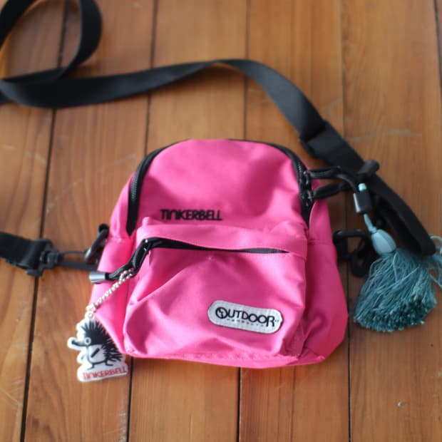 아웃도어 핫핑크 크로스백