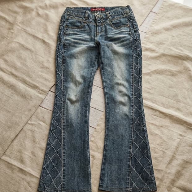 Y2K 빈티지] evejeans 디스트로이드 다이아 디테일 부츠컷 데님 