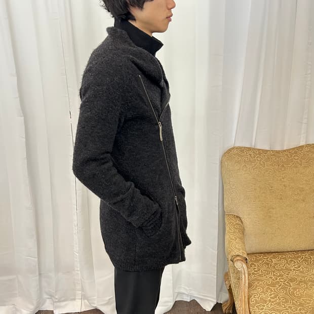 The viridi anne 축융 울 비대칭 집업 가디건