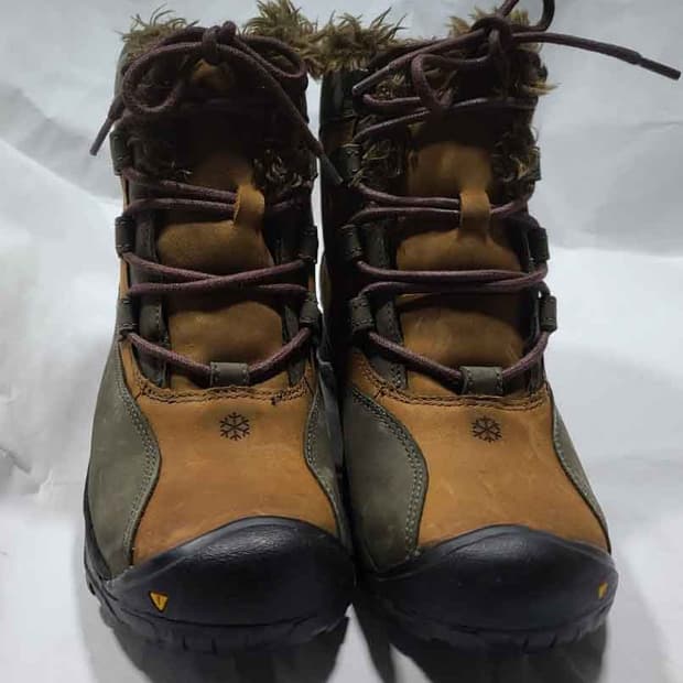 keen 방수 방한 트레킹화 240사이즈