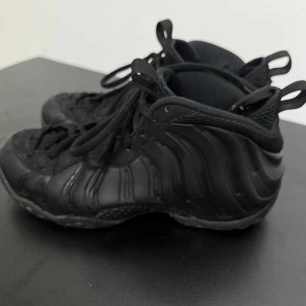 나이키 에어 폼포짓