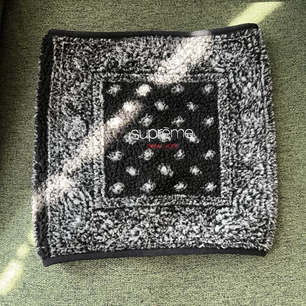 슈프림 반다나 플리스 넥워머