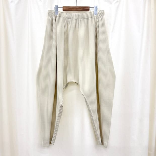 옴므플리세 배기 팬츠