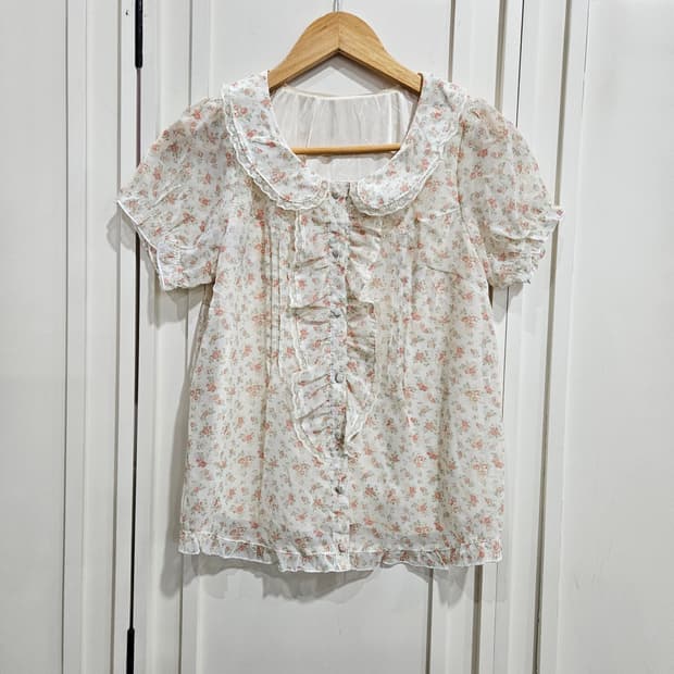 플라워 레이스 프릴 블라우스