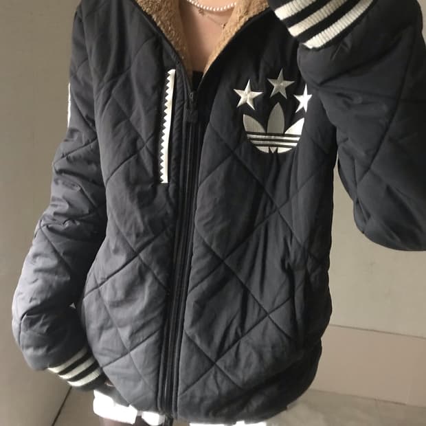 아디다스 블랙 투웨이 패딩