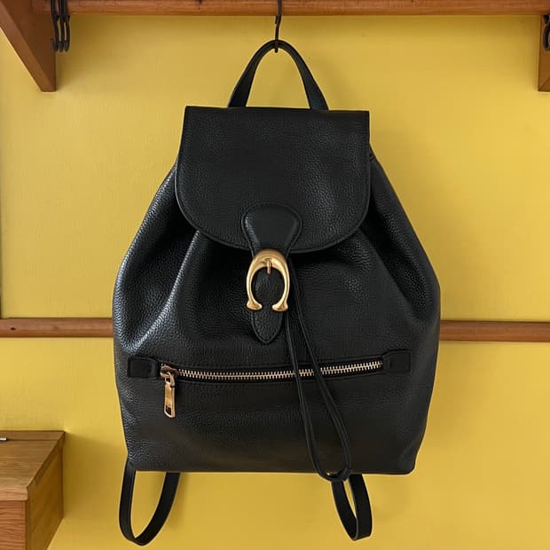 코치 블랙 그레인 레더 백팩