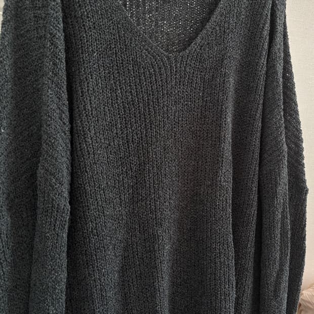 브이넥 여름니트 차콜 (새상품)
