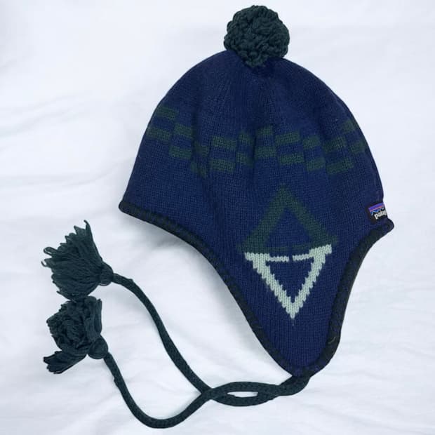 파타고니아 이어플랩 폼폼 비니