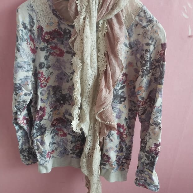 써스데이아일랜드  머플러