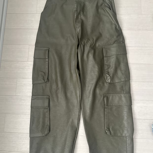 leey 카키 레더 팬츠