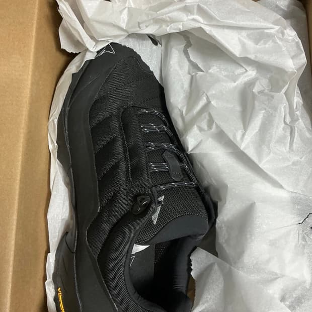 로아 하이킹 카타리나 블랙 새제품