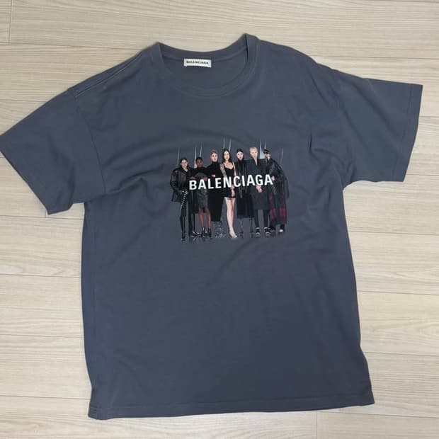 발렌시아가 20ss 리얼로고 반팔 그레이