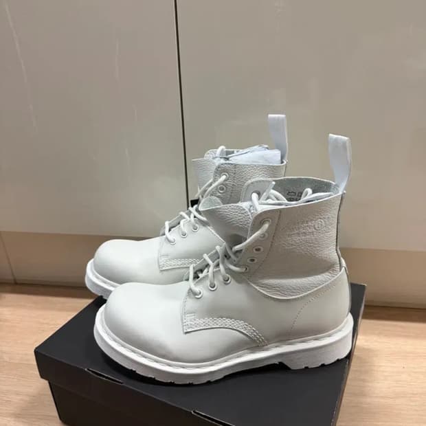 [260]새상품 닥터마틴 x MM6 메종 마르지엘라 1460