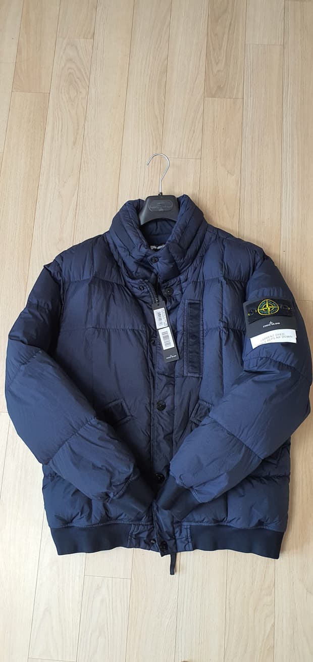 스톤 아일랜드19fw  후드없는 숏패딩xl 새상품