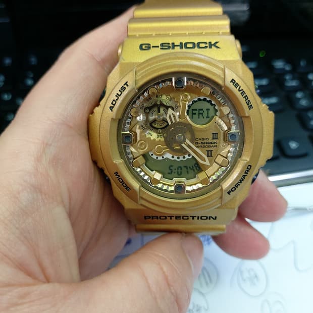 카시오 지샥 금장 시계