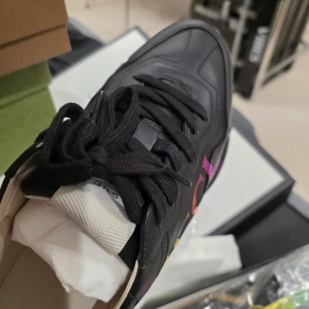 구찌 레인보우 로고 스니커즈 블랙 33띠로고