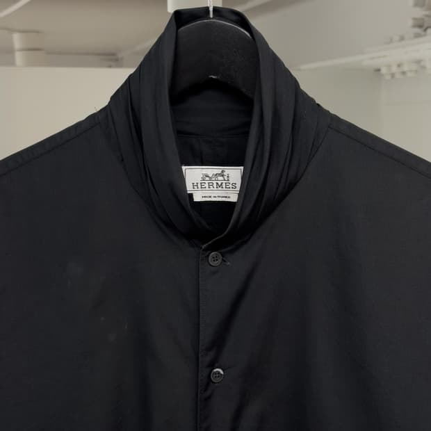 에르메스 드레이프넥 셔츠