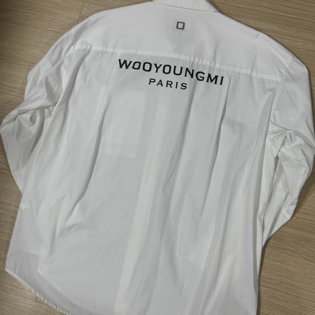 [50] 우영미 22FW 백로고 셔츠 화이트