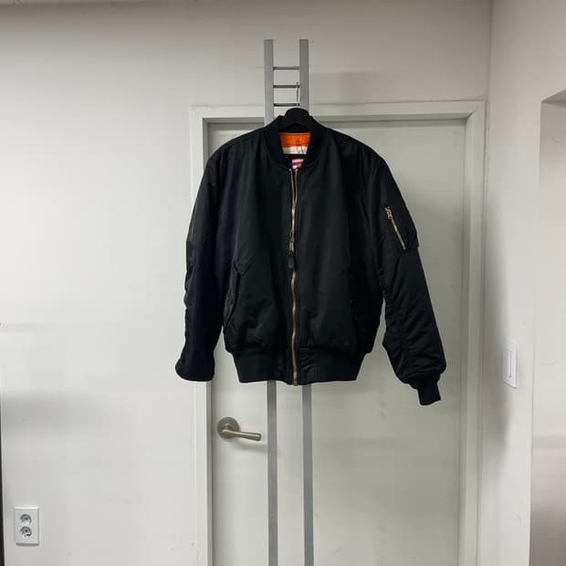 알파인더스트리 ma-1 항공 자켓 블랙 -