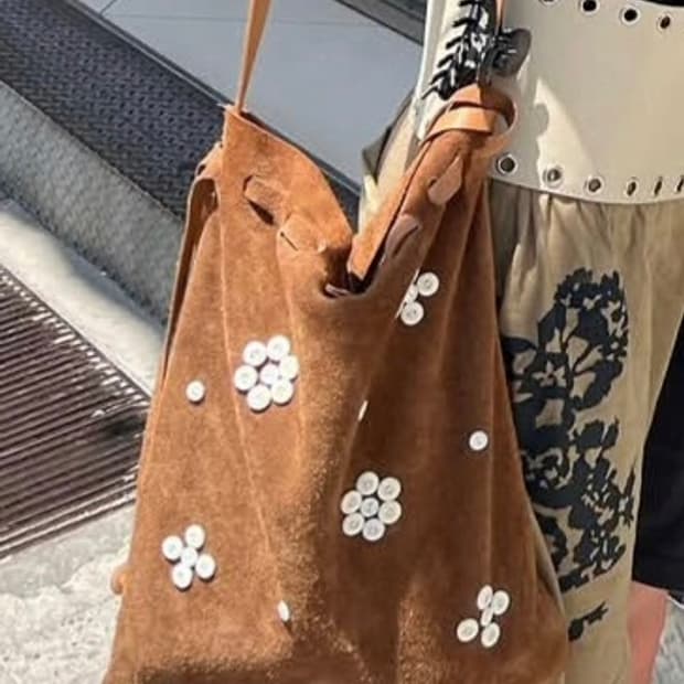 BODE 스웨이드 백 구합니다