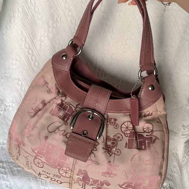 S급 대장템 🎀 Coach 인디핑크 버클 숄더백