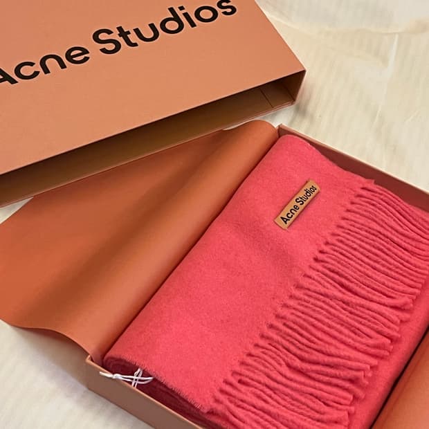 아크네 스튜디오 머플러 핑크 정품보장 풀박스