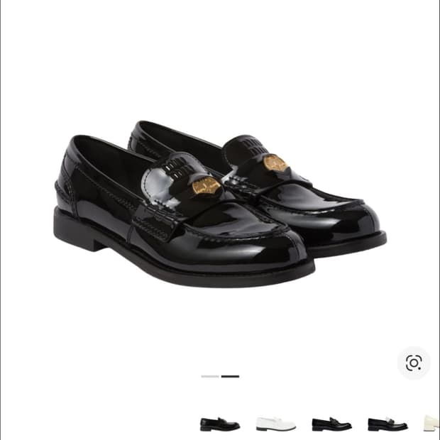 미우미우 브러쉬드 가죽 페니 로퍼 블랙 36