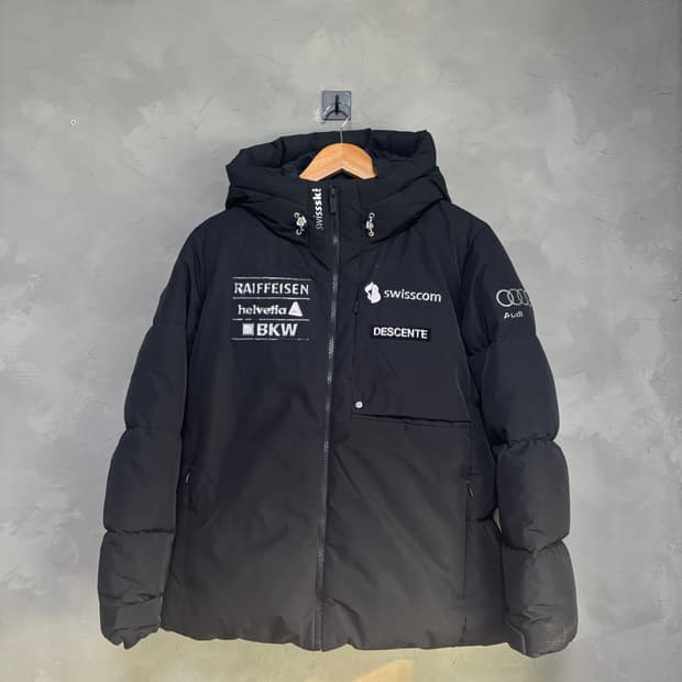 데상트 아우디 스위스 스키팀 덕다운 패딩
