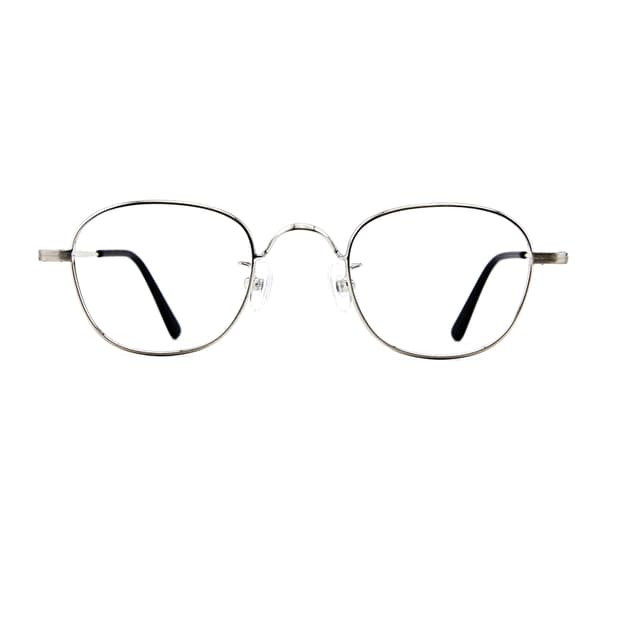 클래식한 46사이즈의 실버유광프레임
