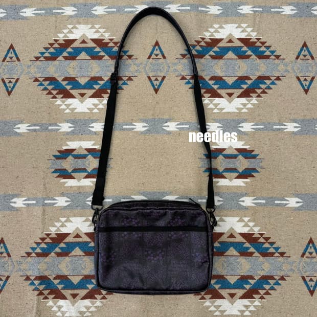 [OS] 니들스 PVC 빠삐옹 샤코슈백 퍼플 