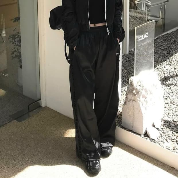 널디 새틴 트랙 팬츠 블랙