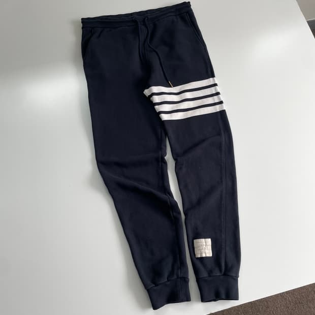 Thom browne 톰브라운 4선 완장 스웻 조거 팬츠