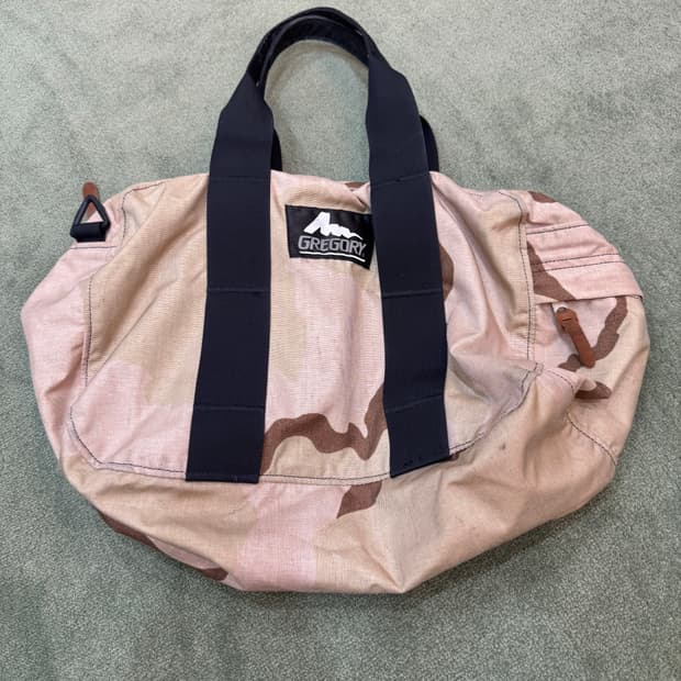 (무료배송, 수수료 x) 그레고리 더플백 카모 패턴 판매합니다!