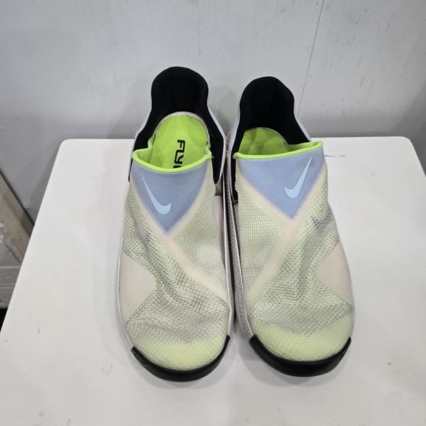 사이즈285)) NIKE 나이키 고 플라이이즈 신발! 신고 벗기 편해요~