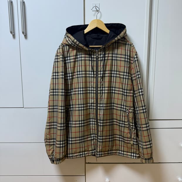 버버리 리버시블 체크 후드 바람막이 자켓
XL사이즈 
