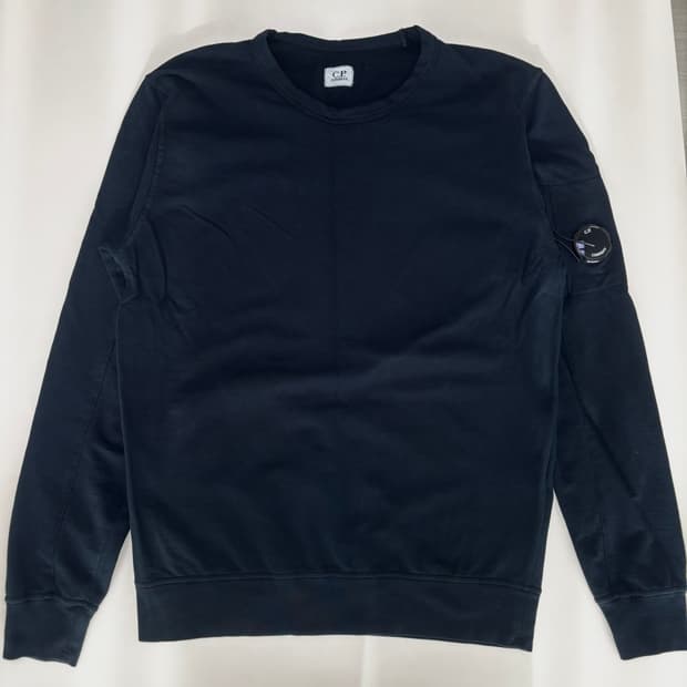 씨피 컴퍼니 21SS 렌즈 맨투맨 블랙