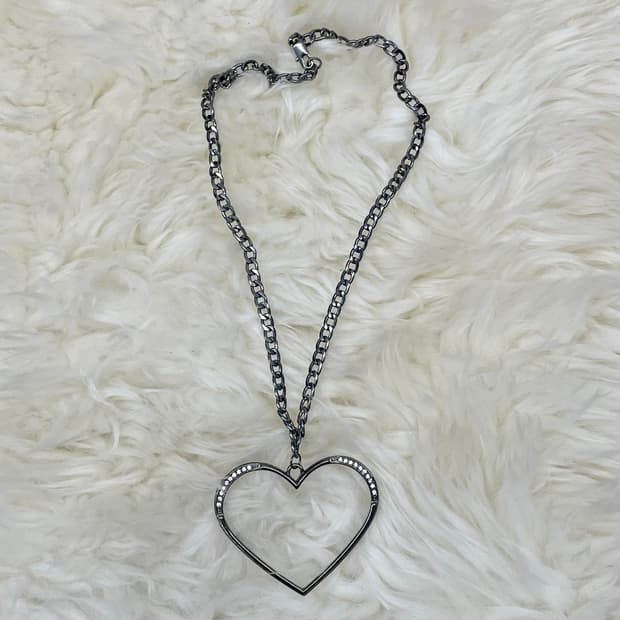 볼드 하트 큐빅 네크리스