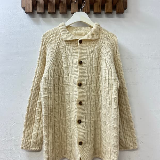 일본빈티지 핸드니트 울 87% 케이블 짜임 우드 버튼 니트 가디건