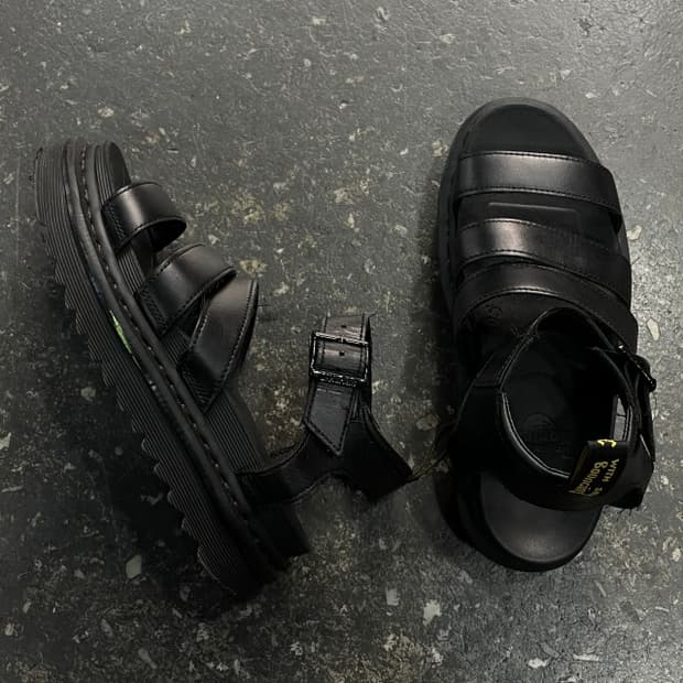 240 닥터마틴 블레어 샌들