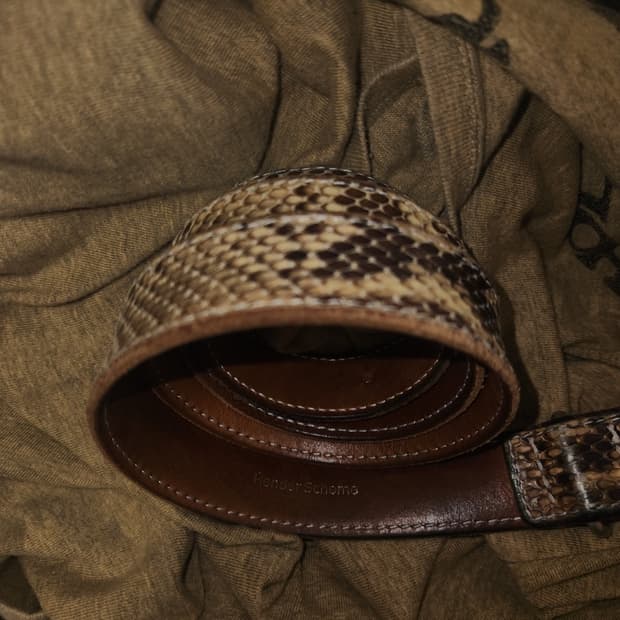 헨더스킴(hender scheme)뱀피 벨트삽니다!!