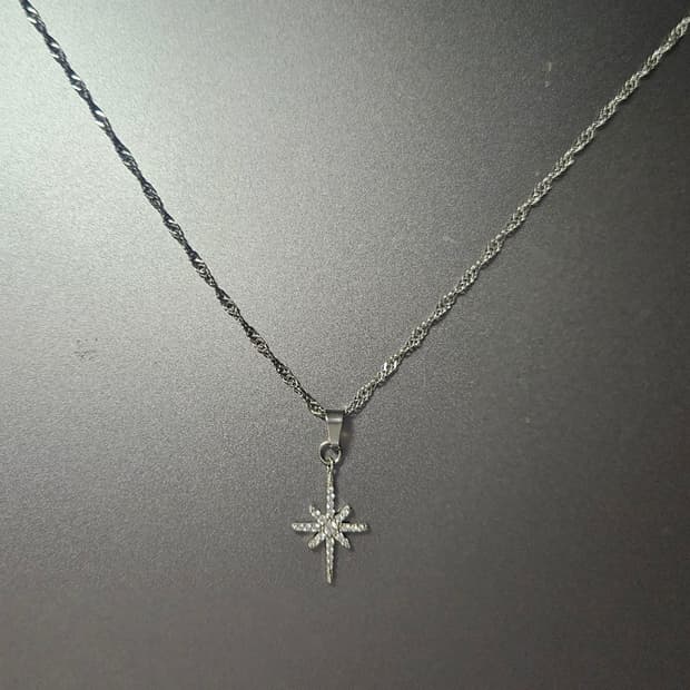 써지컬 결정체 목걸이