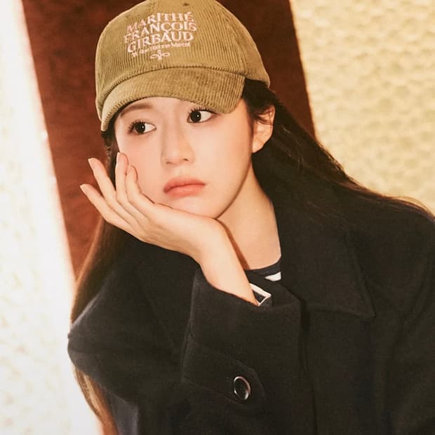 마리떼 프랑소와 저버 코듀로이 로고 볼캡 카키