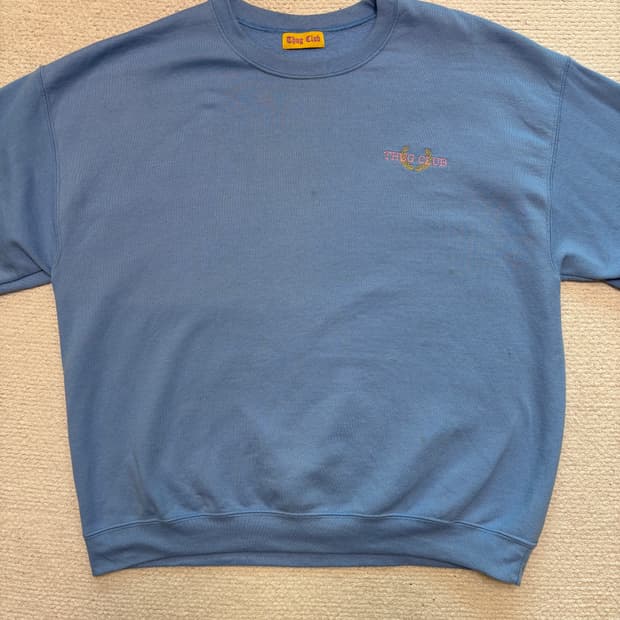 떠그클럽 밀키 맨투맨